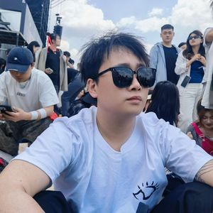 祝她的朋友惊醒在情人节清晨你梦里的床上