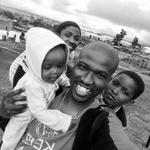 Izikhukhula (feat. Mcaba)