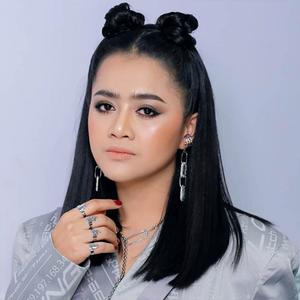 រស់ជាខ្លួនឯង