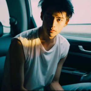 生活给了我一巴掌 我说没上次响