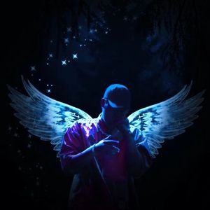 即使在鱼缸里游