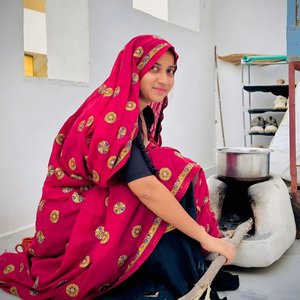 Duniya Fiki Fiki Lage Chh Pyar Prem K Aage