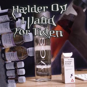 Hælder Op I Vand For Tiden