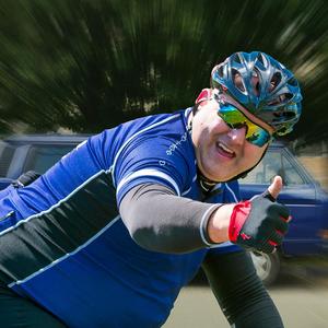 스쳐 가는 색들 사이로