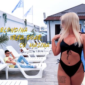 Blondina, vrea doar cu masina