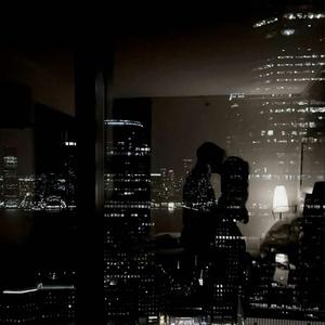 Eparadesi (feat. Black Tee)