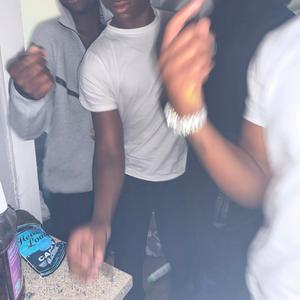 5AM (feat. lildjstackinn)