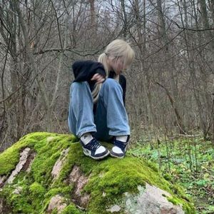 Uzaklarda Bir Yerlerde