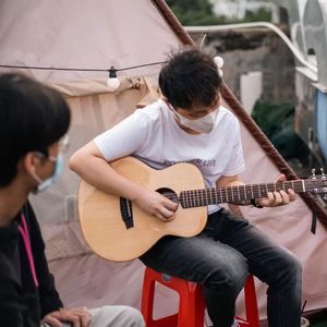 经过一些秋与冬(Feat Fok Long)