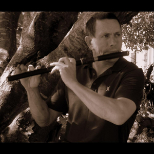 Kiss the Maid behind the Barrell, Spike Island Lassies (Feat. Danny McGovern)