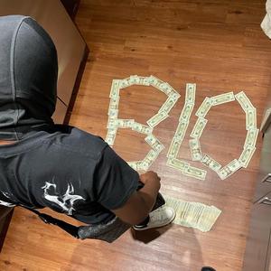 Track Runners (feat. Moway)