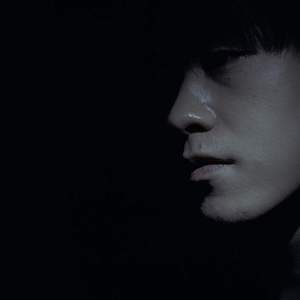 多想在平庸的生活拥抱你