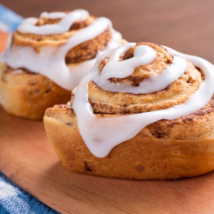 シナモンロールカフェでくつろぐ午後