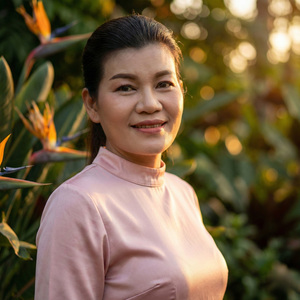 ອົກຫັກຍ້ອນຮັກບ່າວອຸບົນ (อกหักย้อนฮักบ่าวอุบน)