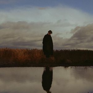 回望人生这条路 伴奏