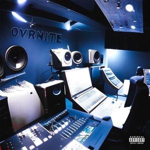 Crowded (feat. Dwhite)