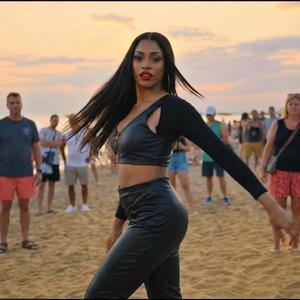 Turismofobia (feat. Chrissie Callaghan)