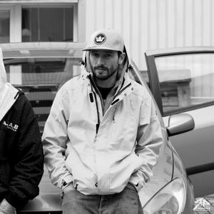 Kráčam preč (feat. Niečo Navyše & Datum Vyroby)