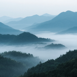 轻烟散入万重山