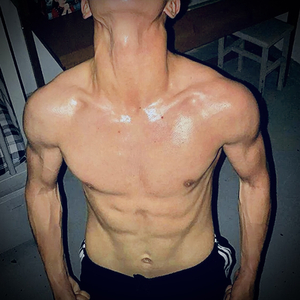 抬头月牙弯弯、