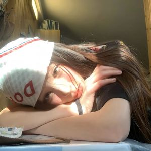 霓虹间的心跳密码