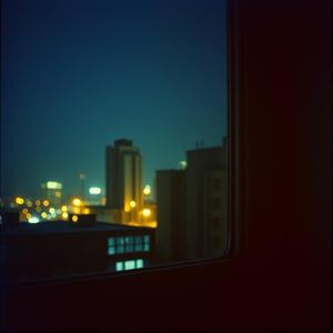 불 켜진 창문 하나