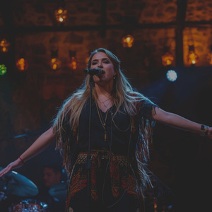 Garip Bir Kuştu Gönlüm