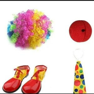 我不敢大声弹吉他因为怕吵到隔壁大夫老爷所以我拼命拍床板