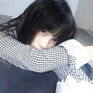 我困在过期的拥抱里