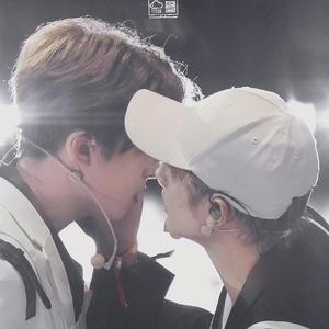 秘密星屿-浩瀚星尘周年应援曲-高卿尘尹浩宇