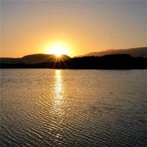 别哭了伤心的人