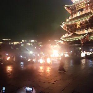 何薄于我 · 霜晨