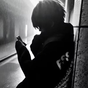 爱困于雨夜