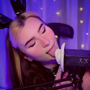 Bunny Girl Earlicking Pt.7