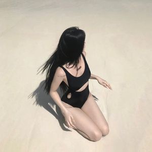 风里全是刀剑的冷