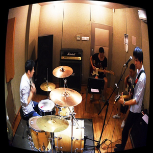 我把命运和爱交给这个城市