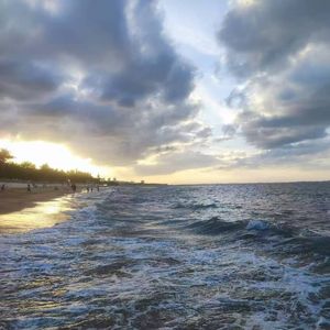 海风轻轻拂