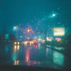 消えかけの街灯