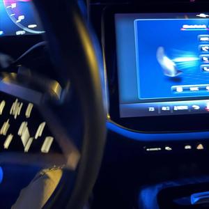 Glitch (feat. La D & Jblakk)