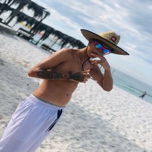 Ela só quer prazer em dobro