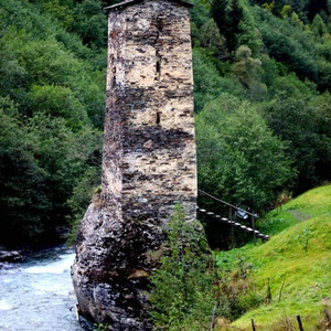 ხევსურელი მოქეიფე ბიჭი