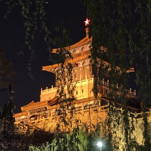 半爱（Prod.Siren & EVO MUSIC)