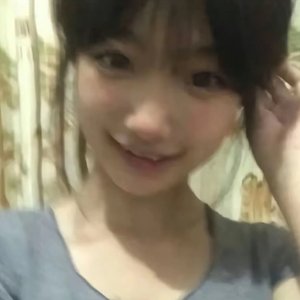 她拍的