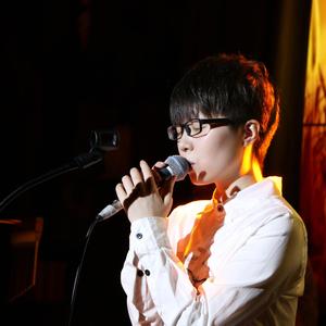 短发姑娘
