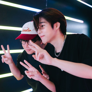 หินเปิดตัวแฟน