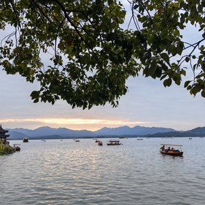 借一场雨慢下来