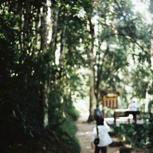 ขอแค่แอบรักเธออยู่ตรงนี้