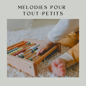 Les filles et les garçons sortent pour jouer à la comptine
