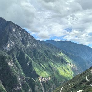 《山海与晨昏》