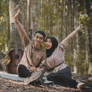 Penuh Warna (Acoustic)